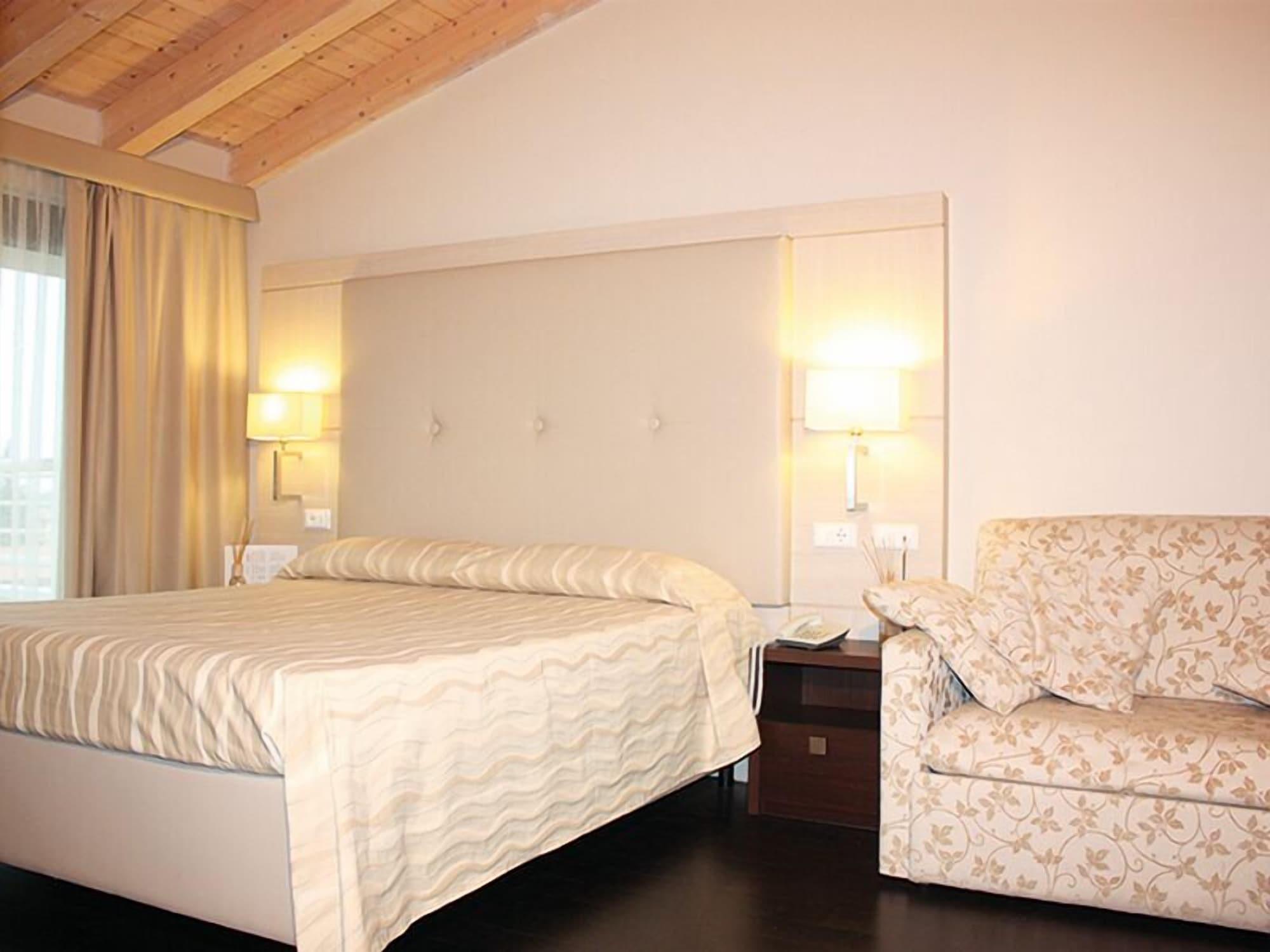 Hotel Porto Azzurro Sirmione Ngoại thất bức ảnh