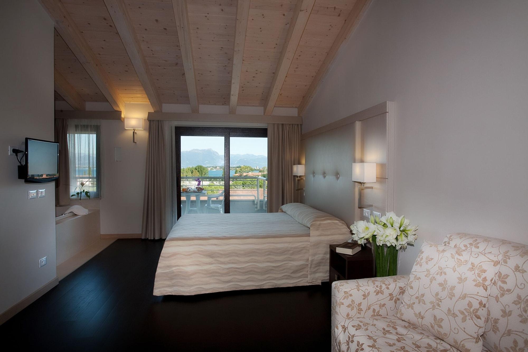 Hotel Porto Azzurro Sirmione Ngoại thất bức ảnh