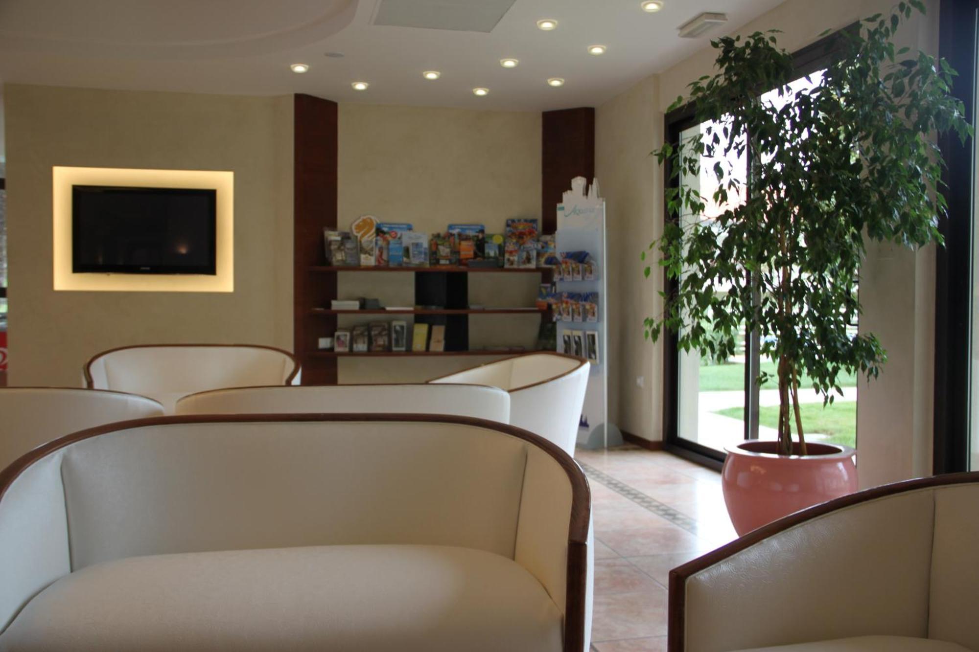 Hotel Porto Azzurro Sirmione Ngoại thất bức ảnh